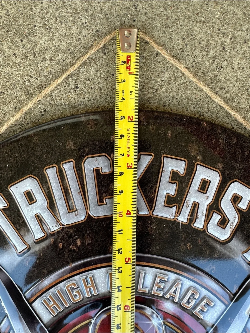 Decorative Vintage Style 'Old Truckers Rule' Round Wall Sign in Brown and Red
